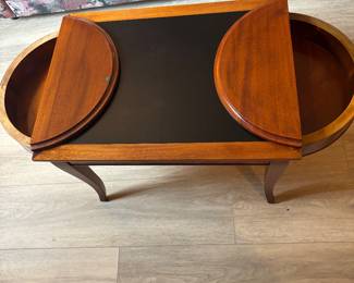 Coffee Table w/Hidden Pockets