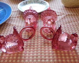 Pressed glass turkey napkin rings, cranberry/pink color, set of 4