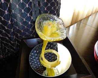 Yellow swirl hand blown art glass sculpture vase
