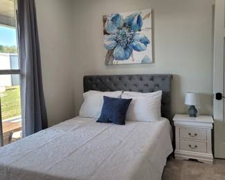 Corderro tufted upholstered platform bed Queen serta mattress 
