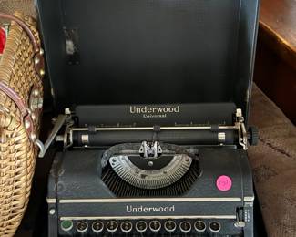 1930s Underwood manual typewriter 