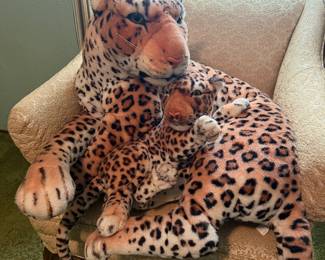 Realistic leopard with cub - large!