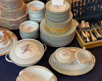 Noritake 'Regina' Fine China