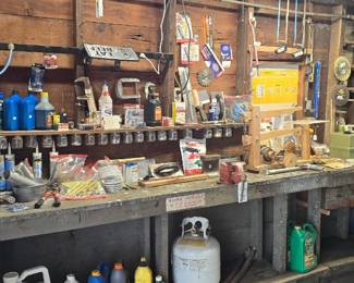 Middle area garage
