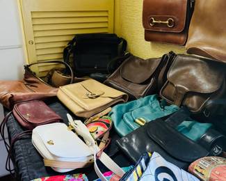 Wonderful collection of vintage purses.