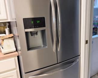 Real nice refrigerator 