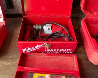 Milwaukee Electric Tool Set