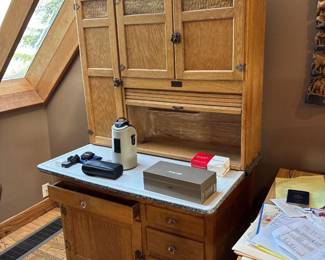 Side cabinet