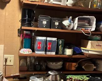Kitchen wares & appliances