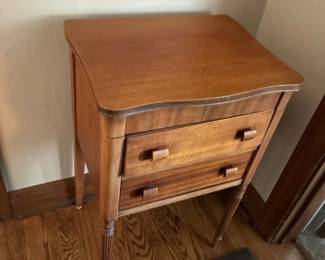 Accent table