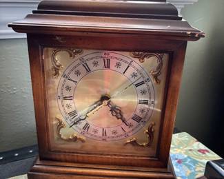 Mantel clock
