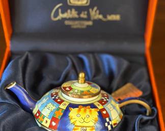 Charlotte Di Vita new in box miniature cat tea pot 