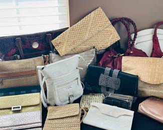 Many purses, some vintage 