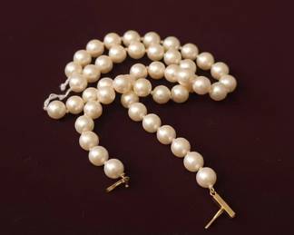 Cultured Pearl Necklace with K Gold Clasp