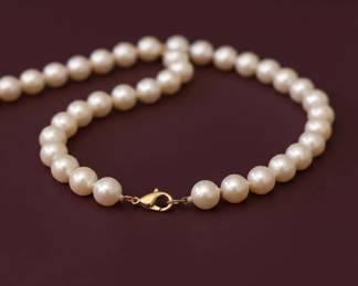Cultured Pearl Necklace with K Gold Clasp second image