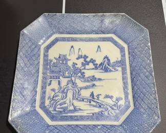 Blue and White Porcelain Plates Dragon and Willow Pattern