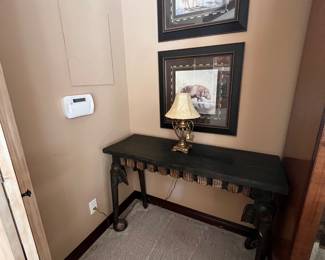 Very cool Elephant table