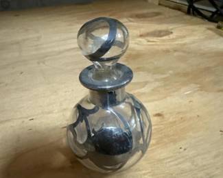 030 decorativeglassperfumebottlewithsil