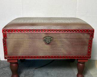 128 vintagestorageottomanwithfauxalliga