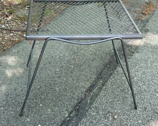 088 metalmeshpatiosidetable