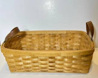 051 rectangularwovenwoodenbasketwithlea
