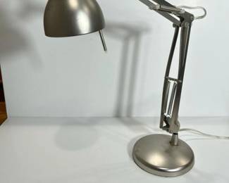 167 adjustablemetaldesktasklamp