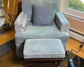 225 centuryfurnitureblueupholsteredarmch