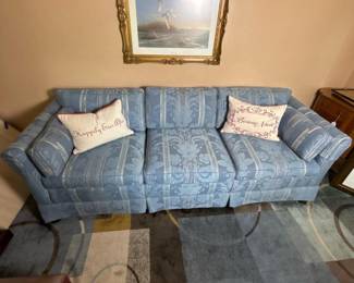 127 vintagelightblue3seatsofawithskir