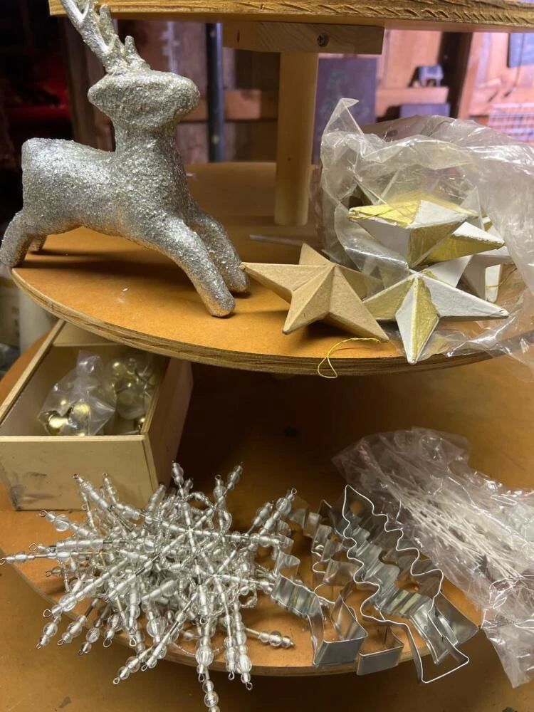 001 assortedchristmasholidaydecorlotcoo
