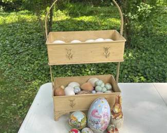 204 vintageeasterdecorlotswissmadetin