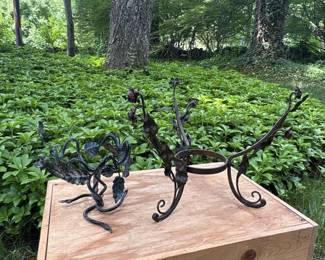 173 vintagewroughtironfloralvinegarden