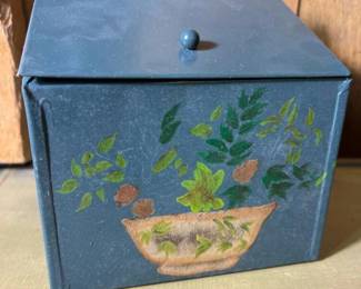 333 handpaintedvintagemetalhingedlidti