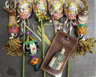 132 assortedtasselandfinialcollection