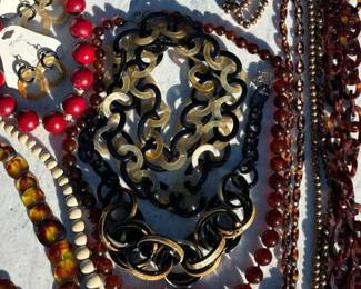 428 truechunkyresinwoodstatementnecklac