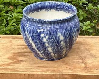 160 vintageblueandwhiteceramicjardinir