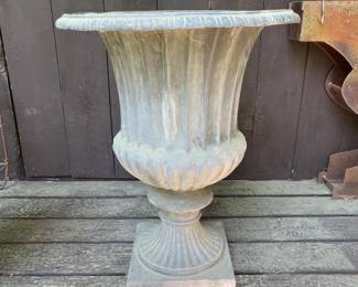 271 largeresinfiberglassflutedvictorian