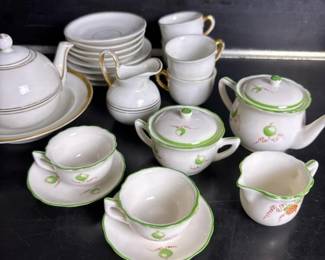 090 twosetsofincompleteteasets