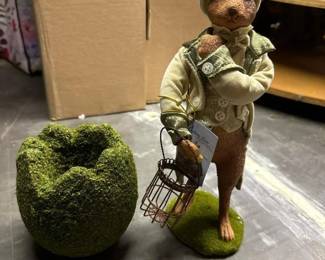 131 bethanylowedesignsrabbitfigurinewm