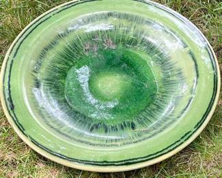 253 largegreenglazedceramicbowlwithcra