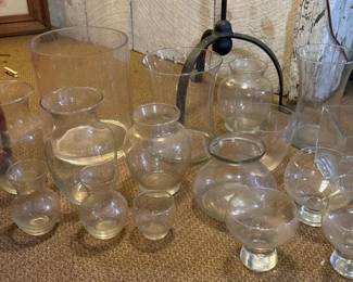 051 lotofassortedclearglassvasesbowls