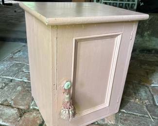 293 vintagewoodencabinet
