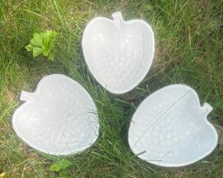 240 setof3whiteceramicstrawberryshaped