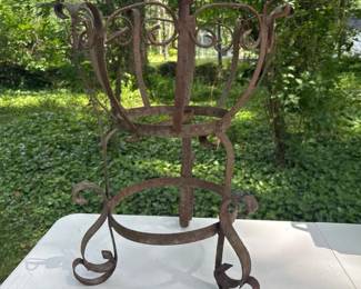 203 vintagewroughtironscrollworkplantst