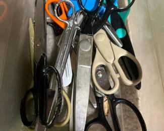 327 wissvintageshearsandotherscissors