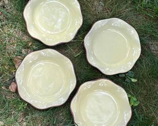 174 eightpiececeramictablewareandplante