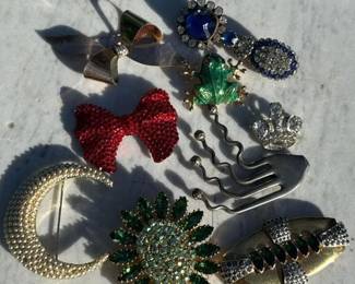 426 vintagerhinestoneenamelbroochlot