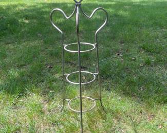 247 vintagemetalwireplantstandwiththre