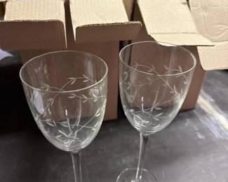 387 setof14etchedcrystalwineglasseswi