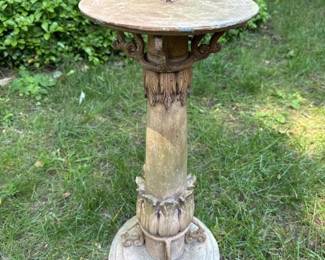 412 vintageornateresinsundialpedestal