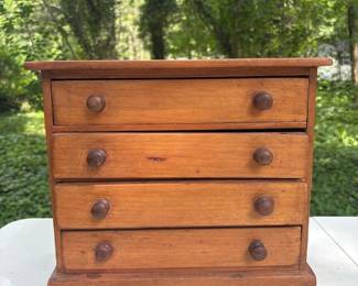 207 vintagewoodtabletopwith4glassdispl